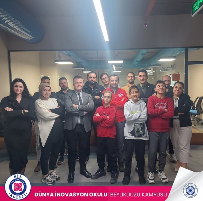 Bu hafta ilkokul rehberlik dersimizde öğrencilerimizin kişisel sınırları fark etme, kişisel güvenlikleri için kişisel alanların gerekliliğini anlama konularında farkındalığını arttıracak çalışmalar yaptık. Öğrencilerimiz uygulamalı bir alan etkinliğimizin ardından, bu konuda bir çalışma gerçekleştirdi