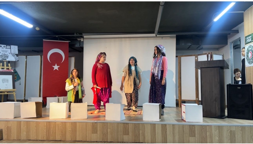 18 MART ÇANAKKALE ZAFERİNİ OKULUMUZDA SAYGI, ÖZLEMLE KUTLADIK!