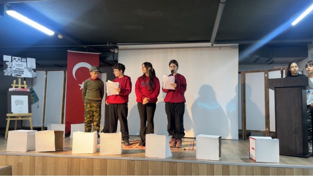 18 MART ÇANAKKALE ZAFERİNİ OKULUMUZDA SAYGI, ÖZLEMLE KUTLADIK! görseli 2