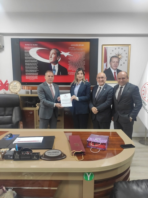 İstanbul Aydın Üniversitesi Başkan Danışmanı Sn. Şükrü NURÇİN ve BİL Eğitim Kurumları Genel Müdürü Sn. Elif PEHLEVAN'dan Yunusemre İlçe Milli Eğitim Müdürü SN. Yıldıray BAŞKENT'E ziyaret görseli 2