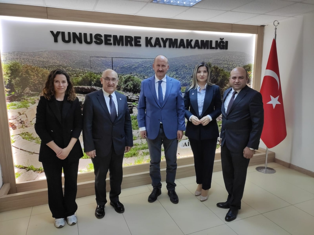 Manisa BİL Koleji olarak Yunusemre Kaymakamımız Sn. Atilla KANTAY'ı ziyaret ettik.