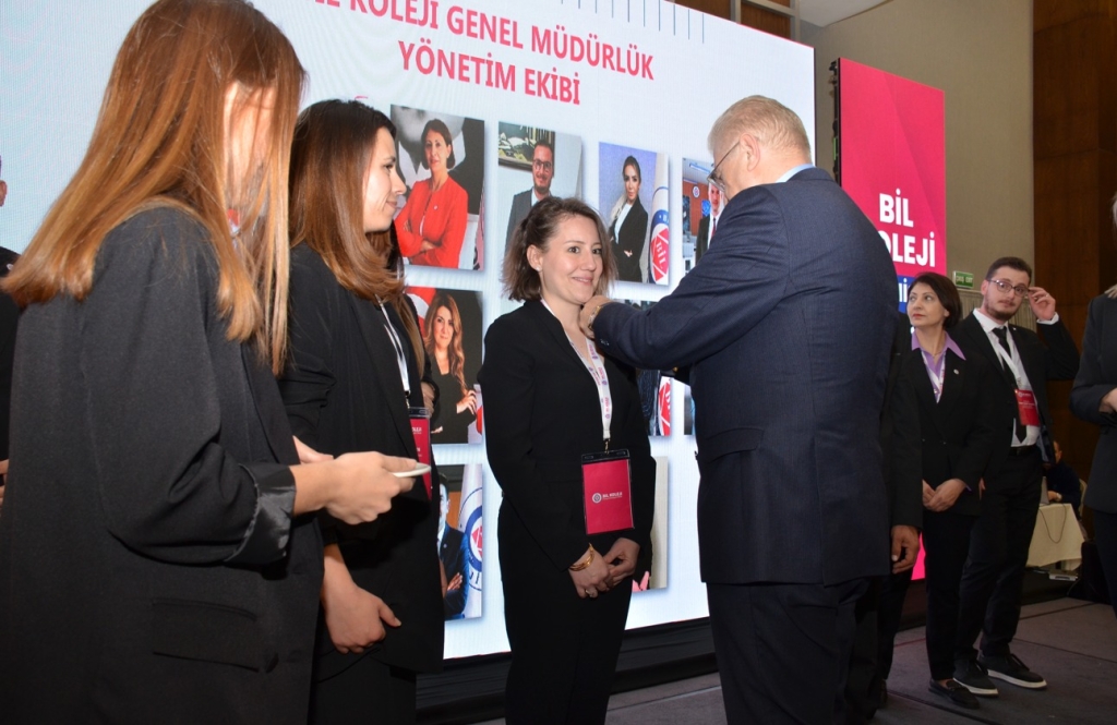 Prof. Dr. Mustafa Aydın’dan Rozet Merasimiyle Anlamlı Kapanış
