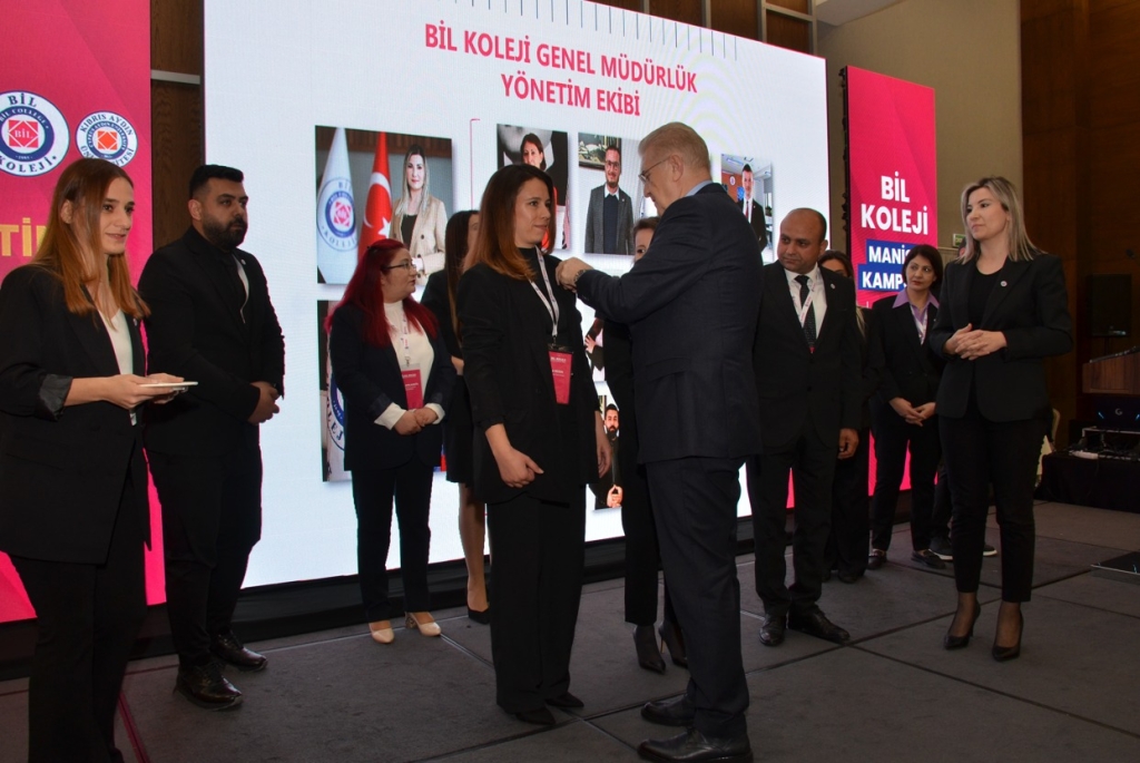Prof. Dr. Mustafa Aydın’dan Rozet Merasimiyle Anlamlı Kapanış görseli 2