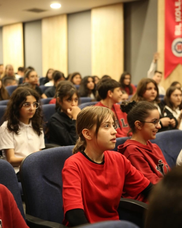 Akran Zorbalığına Karşı Farkındalık Semineri Ortaokul öğrencilerimize, Psikolog Rabia Gündoğar tarafından ‘’Akran Zorbalığı” konulu seminer gerçekleştirildi. görseli 5