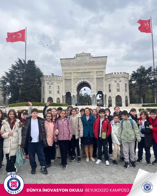 “Ortaokul öğrencilerimizle kitapların büyülü dünyasında harika bir yolculuğa çıktık!