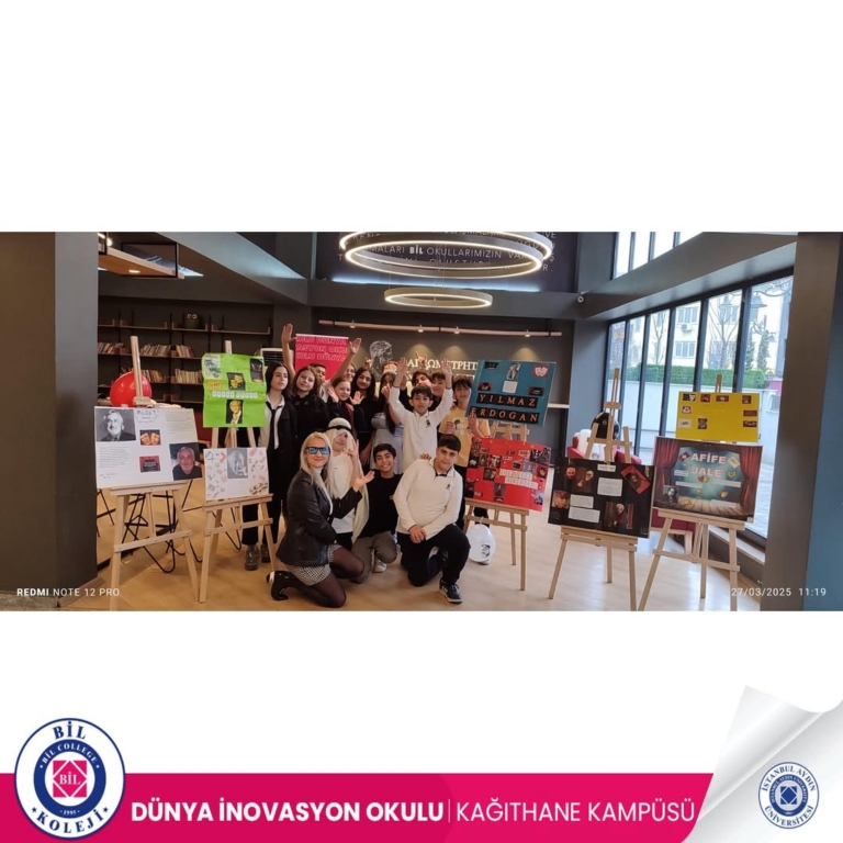 Kağıthane Bil Koleji’nde Dünya Tiyatrolar Günü Coşkusu! Bugün, Kağıthane Bil Koleji olarak Dünya Tiyatrolar Günü’nü büyük bir heyecan ve coşkuyla kutladık! Ortaokul ve lise Sahne Sanatları ve Tiyatro Kulübü öğrencilerimiz, Sahne Sanatları ve Drama Öğretmeni Ayça Hoca’nın koordinesinde unutulmaz bir etkinliğe imza attılar. görseli 3