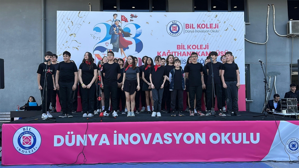 “Küçük hanımlar, küçük beyler... Sizler hepiniz, geleceğin bir gülü, yıldızı, bir bahtının aydınlığısınız. Memleketi asıl aydınlığa boğacak olan sizsiniz. Kendinizin ne kadar önemli, kıymetli olduğunuzu düşünerek ona göre çalışınız.” Mustafa Kemal ATATÜRK görseli 7