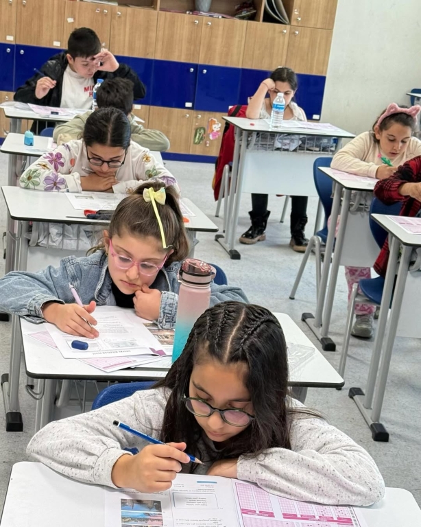 Okula Kabul ve Bursluluk Sınavımızın ilk gününü başarıyla tamamladık! Bugün sınavımıza katılan tüm öğrencilerimize başarılar dileriz. Gösterdiğiniz ilgi ve güven için değerli velilerimize ve bizleri tercih eden herkese gönülden teşekkür ederiz. Eğitim yolculuğunda birlikte ilerlemek dileğiyle! #BurslulukSınavı #EğitimdeFırsat #GeleceğeBirAdım #BaşarıDoluYolculuk görseli 2
