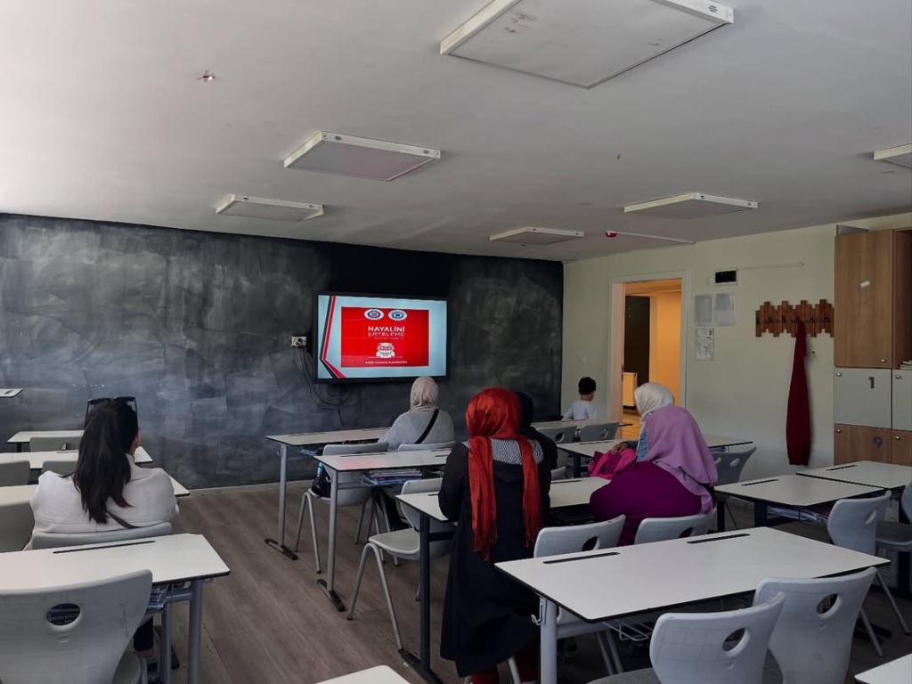 Bugün Kağıthane BİL Koleji’nde Bursluluk Sınavı Heyecanı Vardı Sınava katılan tüm öğrencilerimize ve ailelerine teşekkür ederiz. Başarı dolu bir eğitim yolculuğunda birlikte ilerlemek dileğiyle #KağıthaneBİL #BurslulukSınavı görseli 6