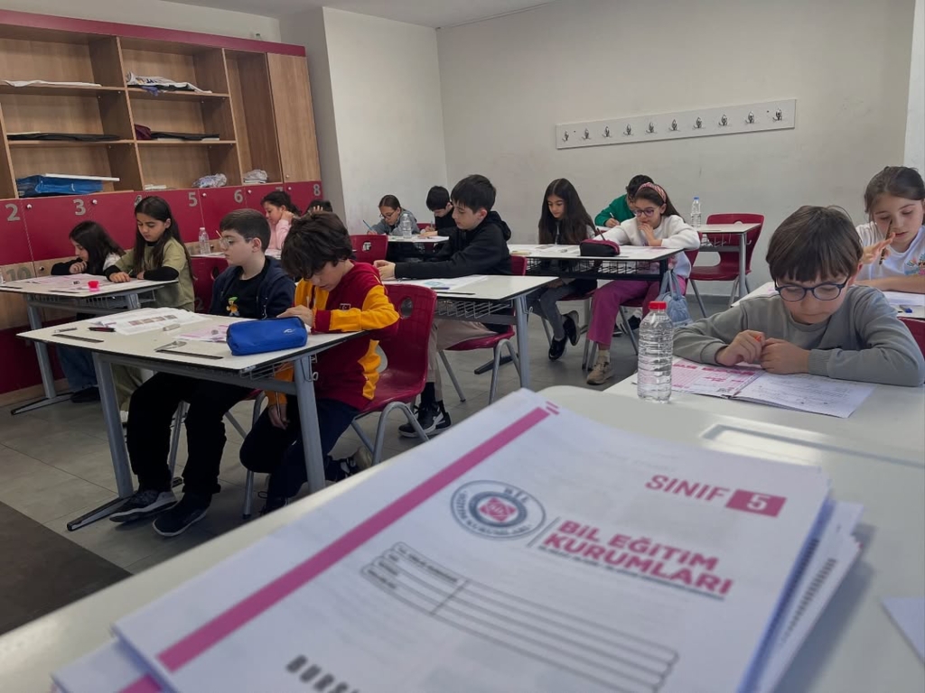 Bugün Kağıthane BİL Koleji’nde Bursluluk Sınavı Heyecanı Vardı Sınava katılan tüm öğrencilerimize ve ailelerine teşekkür ederiz. Başarı dolu bir eğitim yolculuğunda birlikte ilerlemek dileğiyle #KağıthaneBİL #BurslulukSınavı görseli 8