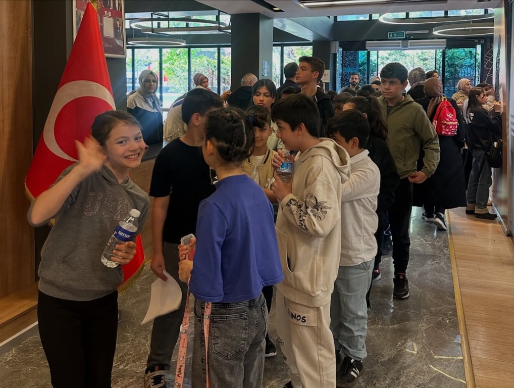 Kağıthane BİL Koleji’nde Okula Kabul ve Bursluluk Sınavımızı yoğun katılımla tamamladık. Sınava katılan tüm öğrencilerimize ve ailelerine teşekkür ederiz. Başarı dolu bir eğitim yolculuğunda birlikte ilerlemek dileğiyle #KağıthaneBİL #bursluluksinavi görseli 6