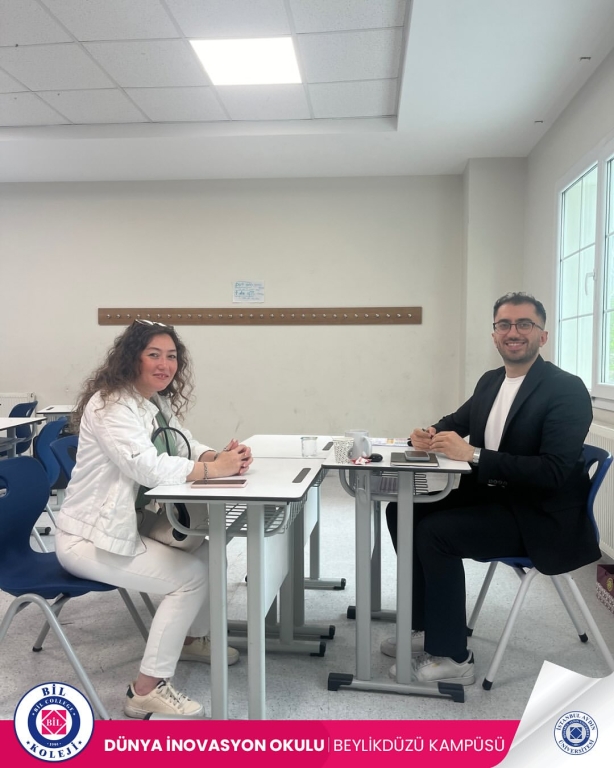 Bugün öğrencilerimizin en değerli destekçileri olan kıymetli velilerimizle bireysel veli toplantımızı gerçekleştirdik! Her bir öğrencimizin akademik ve sosyal gelişimini detaylıca ele aldığımız bu özel buluşmalarda, iş birliğimizin ne kadar kıymetli olduğunu bir kez daha hissettik. Öğrencilerimizin başarıları, Karakter gelişimleri, Eğitim hayatlarındaki hedefleri ve Velilerimizin değerli katkılarıyla geleceğe daha emin adımlarla yürüyoruz. Her biriyle birebir görüşmeler yaparak öğrencilerimiz için en doğru yol haritasını birlikte belirledik. Katılım sağlayan ve desteğini bizden esirgemeyen tüm velilerimize teşekkür ederiz! Birlikte daha güçlü, daha bilinçli ve daha başarılı nesiller için çalışmaya devam ediyoruz! #VeliToplantısı #Ortaokul#lise#anaokulu#EğitimdeİşBirliği #GelecekİçinElEle #ÖğrenciVeliÖğretmenBağlılığı