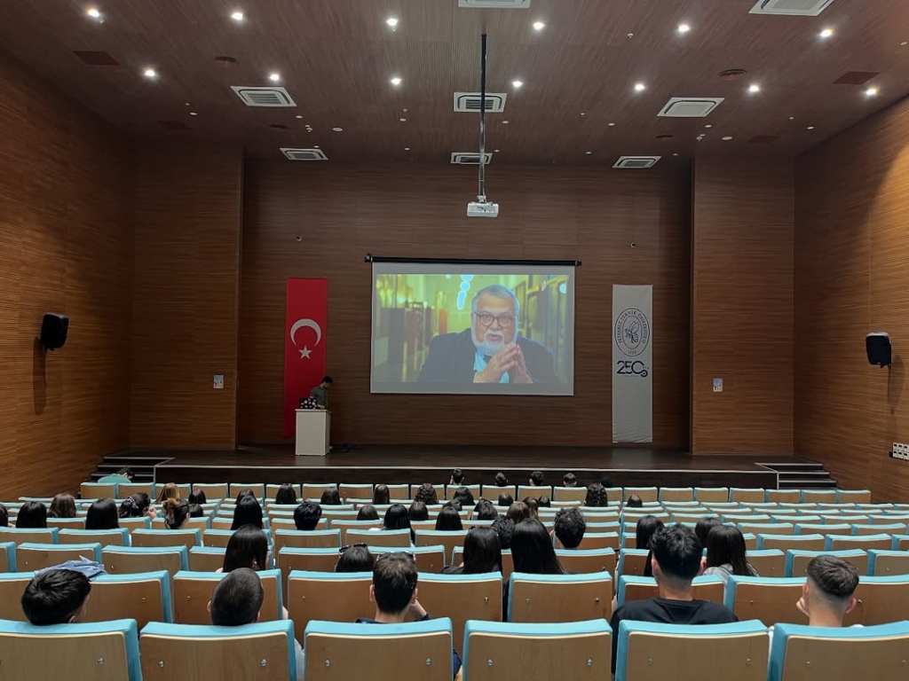 12.sınıf öğrencilerimizle bugün İstanbul Teknik Üniversitesindeydik Üniversite atmosferini soluduk, kampüsü keşfettik, bölümlerle tanıştık. İTÜ hayalleri kuran öğrencilerimiz için unutulmaz bir gündü. #İTÜ görseli 2