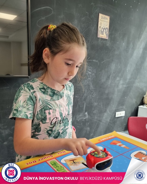 Beylikdüzü Bil Koleji Yaz Okulu’muz başladı! Minik öğrencilerimizle dolu dolu, keyifli ve öğretici bir yaz bizi bekliyor. Oyunlar, aktiviteler, keşifler ve unutulmaz anılar biriktirmek için hepimiz çok heyecanlıyız! Yeni maceralarımızdan kareleri sizlerle paylaşmaya devam edeceğiz.