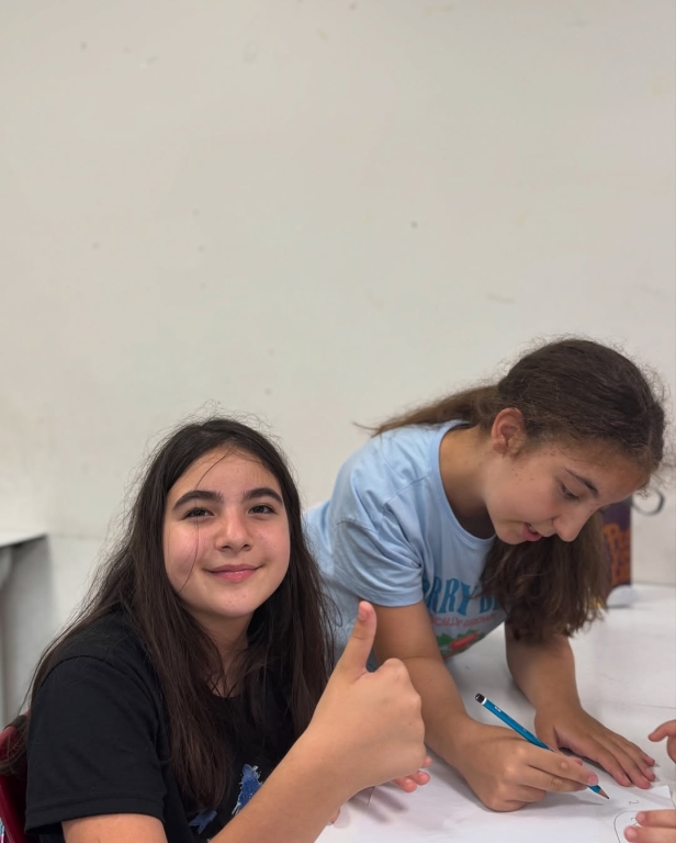 Beylikdüzü Bil Koleji Yaz Okulu’muz başladı! Minik öğrencilerimizle dolu dolu, keyifli ve öğretici bir yaz bizi bekliyor. Oyunlar, aktiviteler, keşifler ve unutulmaz anılar biriktirmek için hepimiz çok heyecanlıyız! Yeni maceralarımızdan kareleri sizlerle paylaşmaya devam edeceğiz. görseli 26