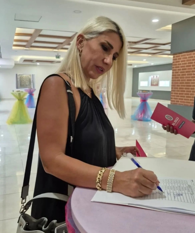 2025-2026 eğitim-öğretim yılına başlarken 9. sınıf velilerimizle bir araya geldik. Rehberlik sistemimizle öğrencilerimizin akademik, sosyal ve duygusal gelişim süreçlerine dair paylaşımda bulunarak, okul kuralları, yıl boyunca takip edilecek çalışmalar ve veli-okul iş birliğinin önemi üzerinde durduk. Tüm branş öğretmenlerimiz kendilerini tanıtarak ders içerikleri ve beklentilerini aktardı. Katılım sağlayan velilerimize çok teşekkür ederiz. Birlikte atacağımız her adımda öğrencilerimizin yolculuğunu güçlendirmek için yanınızdayız. görseli 3