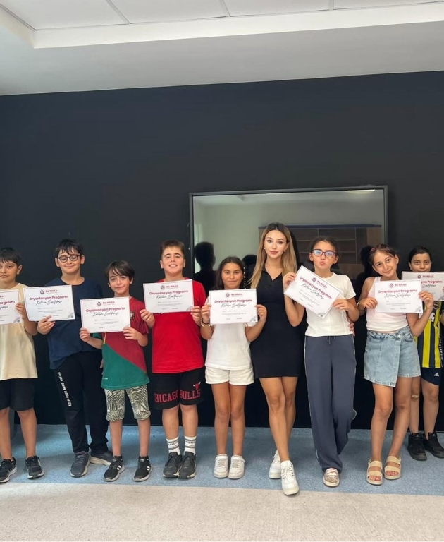 Yeni döneme sağlam bir adım! 10. ve 11. sınıf öğrencilerimiz hazır bulunuşluk denemesi ile dönemi başlattı. Bu sınav, öğrencilerimizin mevcut seviyelerini görmelerine, eksiklerini belirlemelerine ve yıl boyunca izleyecekleri yol haritasını şekillendirmelerine fırsat sunmaktadır. Hazır bulunuşluk, güçlü bir başlangıç için en değerli anahtar! Hedefler belli, yolculuk başladı… görseli 2