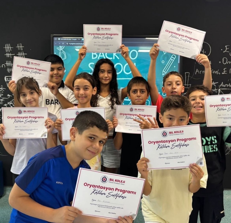 Yeni döneme sağlam bir adım! 10. ve 11. sınıf öğrencilerimiz hazır bulunuşluk denemesi ile dönemi başlattı. Bu sınav, öğrencilerimizin mevcut seviyelerini görmelerine, eksiklerini belirlemelerine ve yıl boyunca izleyecekleri yol haritasını şekillendirmelerine fırsat sunmaktadır. Hazır bulunuşluk, güçlü bir başlangıç için en değerli anahtar! Hedefler belli, yolculuk başladı… görseli 3