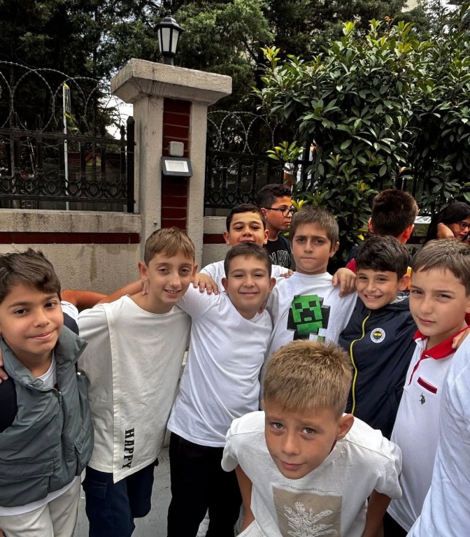 Yeni eğitim-öğretim yılına coşkuyla başladık! Okul açılış törenimizi gururla gerçekleştirdik. görseli 3