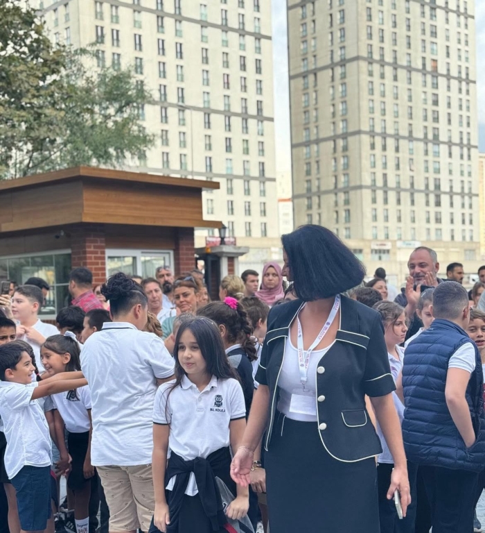 Beylikdüzü Bil Koleji Anaokulu ve İlkokulu olarak 2025-2026 Eğitim Öğretim Yılına hazırız! Yeni dönemde öğrencilerimizle birlikte öğrenmeye, keşfetmeye ve başarılarla dolu bir yıl geçirmeye heyecanla başlıyoruz. Tüm öğrencilerimize ve velilerimize sağlıklı, mutlu ve başarılı bir yıl diliyoruz. görseli 5