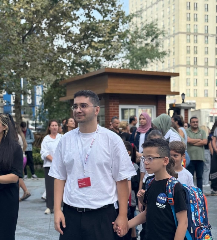 Beylikdüzü Bil Koleji Anaokulu ve İlkokulu olarak 2025-2026 Eğitim Öğretim Yılına hazırız! Yeni dönemde öğrencilerimizle birlikte öğrenmeye, keşfetmeye ve başarılarla dolu bir yıl geçirmeye heyecanla başlıyoruz. Tüm öğrencilerimize ve velilerimize sağlıklı, mutlu ve başarılı bir yıl diliyoruz. görseli 8