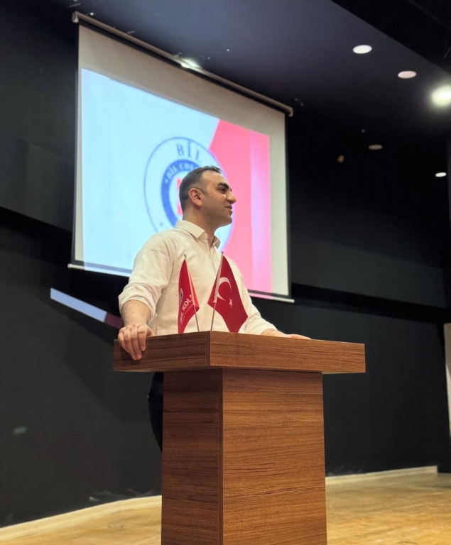 2025-2026 eğitim öğretim yılına hazırlanırken, öğretmenlerimizle bir araya gelerek kurul toplantımızı gerçekleştirdik. Yeni döneme dair hedeflerimizi, projelerimizi ve yol haritamızı belirledik. Hep birlikte aynı heyecan ve motivasyonla öğrencilerimiz için en iyisini yapmaya hazırız. Bu yıl da başarılarla, yeniliklerle ve güzel anılarla dolu bir eğitim yılı olmasını diliyoruz. Birlikte daha nice güzel başlangıçlara! görseli 4