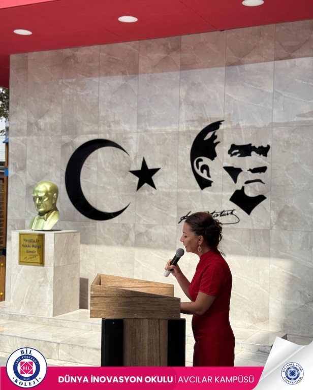 30 Ağustos Zafer Bayramı Avcılar Bil Koleji olarak, milletimizin bağımsızlık mücadelesinin en büyük simgelerinden biri olan 30 Ağustos Zafer Bayramı’nı büyük bir gururla kutladık. Büyük Önder Mustafa Kemal Atatürk ve silah arkadaşlarının bizlere armağan ettiği bu eşsiz zaferi anarken, öğrencilerimiz, öğretmenlerimiz ve velilerimizle birlikte birlik ve beraberliğin ne kadar kıymetli olduğunu bir kez daha hissettik. Atatürk’ün “Hayatta en hakiki mürşit ilimdir” sözü ışığında, genç nesillerimizi ilimle, irfanla ve vatan sevgisiyle yetiştirmeye devam edeceğiz.