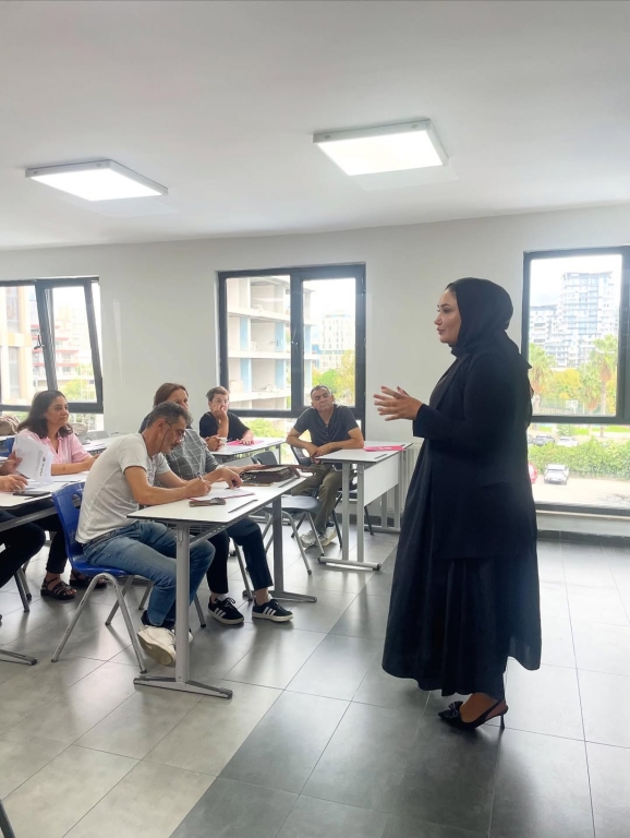 12.sınıf velilerimizle tanışma toplantımızı gerçekleştirdik. Güçlü iletişim ve iş birliğiyle öğrencilerimizin başarısı için birlikte yol alacağız görseli 9