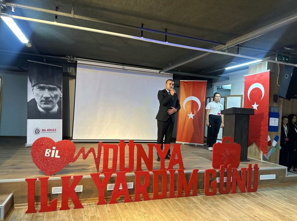 KAĞITHANE İLÇE ŞUBE MÜDÜRÜMÜZ MURAT YILMAZ VE TÜRK KIZILAY YETKİLİLERİ KATILIMIYLA DÜNYA İLK YARDIM GÜNÜ KAĞITHANE BİL KOLEJİNDE GERÇEKLEŞTİRİLDİ. görseli 3