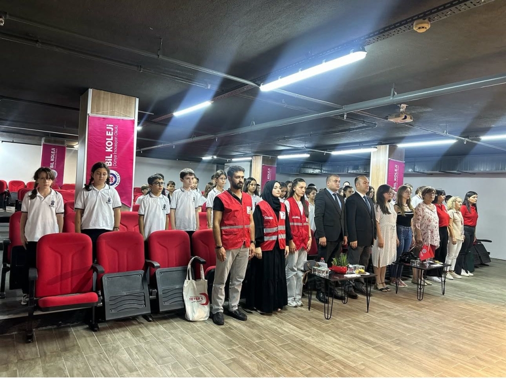 KAĞITHANE İLÇE ŞUBE MÜDÜRÜMÜZ MURAT YILMAZ VE TÜRK KIZILAY YETKİLİLERİ KATILIMIYLA DÜNYA İLK YARDIM GÜNÜ KAĞITHANE BİL KOLEJİNDE GERÇEKLEŞTİRİLDİ. görseli 4