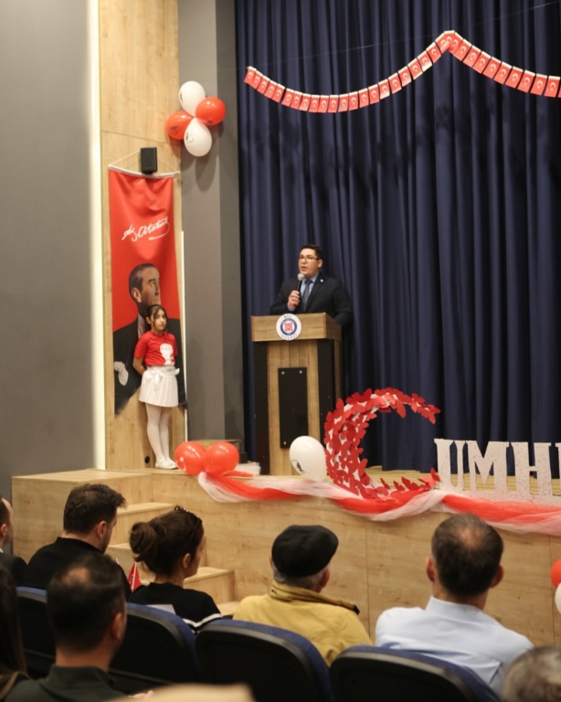 “Minik eller, büyük hayaller… Bugün sahnede sadece dans etmedik; Cumhuriyet coşkusunu bütün kalbimizle yaşadık! Gülüşleriyle herkese umut olan anaokulu kahramanlarımızla 29 Ekim Cumhuriyet Bayramımızı rengârenk kutladık! Ne mutlu bize ki böyle güzel bir geleceğimiz var görseli 2