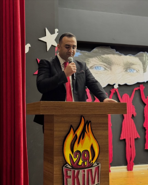 Cumhuriyet’in Işığı Çocuklarımızla Parlıyor! Bugün, 29 Ekim Cumhuriyet Bayramı’nı minik yüreklerin coşkusuyla kutluyoruz. Atatürk’ün bizlere emanet ettiği bu değerli mirası, çocuklarımızın gözlerindeki umut ve yüzlerindeki gülümsemeyle yeniden hissediyoruz. Her adımlarında, her sözlerinde Cumhuriyet sevgisiyle büyüyen geleceğimizin teminatı çocuklarımız var. Onların enerjisiyle bir kez daha diyoruz ki: Cumhuriyet biziz, biz geleceğiz! görseli 44