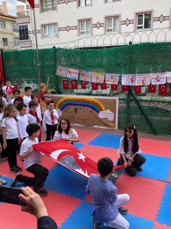 Yaşasın 23 Nisan! görseli 2