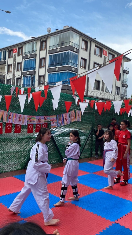 Yaşasın 23 Nisan! görseli 4