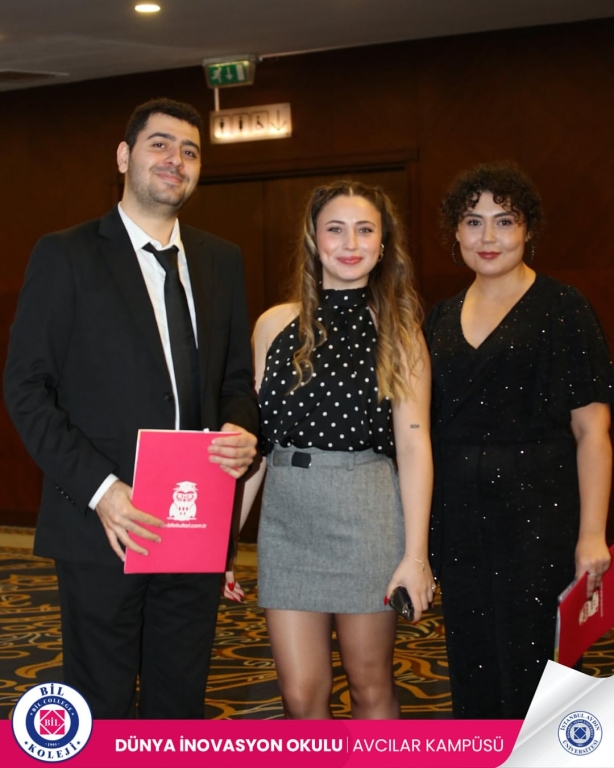 BİL Kolejleri ailesi olarak Öğretmenler Günü yemeğinde bir araya geldik. Eğitime gönül veren, geleceği şekillendiren tüm öğretmenlerimizin emeklerini, özverisini ve yüreğini kutlamak için aynı sofrada buluşmak bizim için büyük bir mutluluk oldu. Birlikte nice ilham dolu yıllara… Tüm öğretmenlerimizin Öğretmenler Günü kutlu olsun! #ÖğretmenlerGünü #BİLAilesi #Eğitim #ÖğretmenlerGünüYemeği #BirlikteGüçlüyüz görseli 28