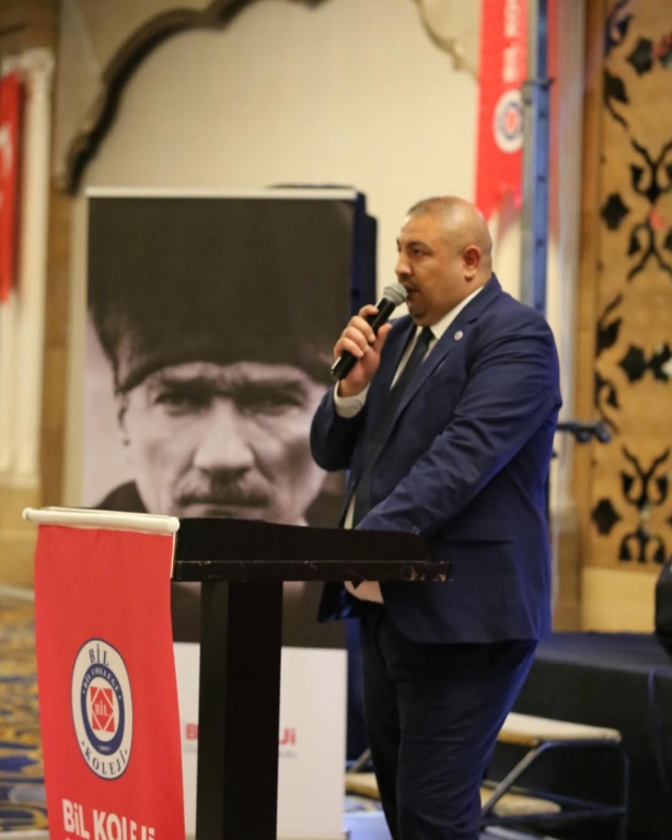 24 Kasım Öğretmenler Günü’nü, kıymetli öğretmenlerimizle bir arada keyifli bir yemek organizasyonunda kutladık. Geleceği şekillendiren, umut aşılayan, her öğrencinin kalbine dokunan tüm öğretmenlerimizin bu özel gününü en içten dileklerimizle kutluyoruz. Bir toplumun gelişimi öğretmenlerin yüreğiyle başlar… Emekleri, sabırları ve fedakarlıkları için tüm öğretmenlerimize teşekkür ediyoruz. görseli 6