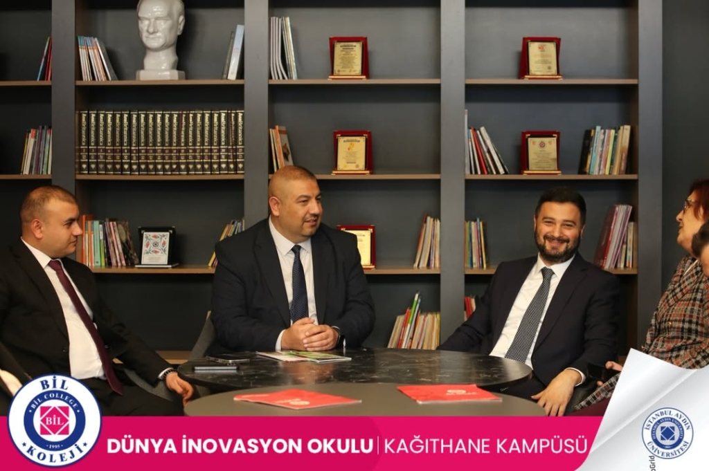 Afet Farkındalık ve İlk Yardım Eğitimi Kağıthane Belediye Başkanımız Mevlüt ÖZTEKİN, İlçe Millî Eğitim Müdürümüz Mustafa HOŞYİĞİT ve Kızılay iş birliğiyle, Kağıthane Bil Koleji öğrencilerimize yönelik Afet Farkındalık ve İlk Yardım Eğitimi gerçekleştirildi. Öğrencilerimiz; afet anında doğru davranış şekilleri, ilk yardımın temel prensipleri ve acil durumlarda uygulanması gereken müdahaleler hakkında kapsamlı bilgilendirme aldı. Bu eğitim, gençlerimizin afet bilinci kazanmasına, sorumluluk duygularının gelişmesine ve olası acil durumlara karşı daha hazırlıklı bireyler olarak yetişmelerine önemli katkılar sağlamıştır. Bu değerli çalışmada emeği geçen tüm kurumlara, eğitmenlerimize ve gönüllülerimize teşekkür ederiz. @kagithanebeltr @tcmeb @istanbulilmem @mevlutoztekin34 @kagithane_mem @mustafahosyigit