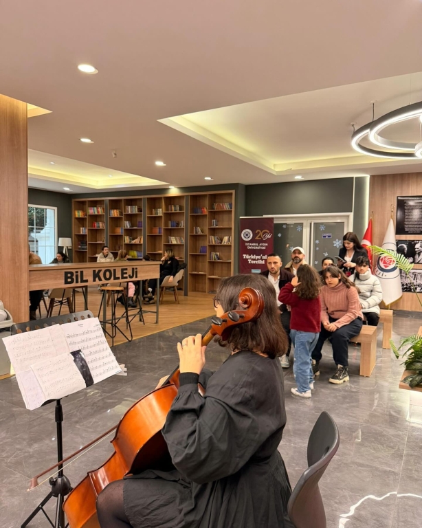 Bursluluk sınavımızın ilk gününü başarıyla tamamladık! Bugün okulumuza gelen öğrencilerimiz, bilgi birikimlerini ortaya koyarken aynı zamanda sınav heyecanını ve başarma isteğini birlikte yaşadı. Sınav süreci boyunca öğrencilerimizin motivasyonunu destekleyen öğretmenlerimize ve organizasyonda emeği geçen tüm ekip arkadaşlarımıza teşekkür ederiz. Bu günde çocuklarının yanında olan, sürece güvenle eşlik eden değerli velilerimize de ayrıca teşekkür ediyoruz. #BurslulukSınavı #BilKoleji #EğitimdeGelecek #BaşarıyaAdım #SınavHeyecanı #Eğitim #ÖğrenciOdaklı #GeleceğiBirlikteİnşaEdiyoruz #OkulHayatı #BilKolejiBeylikdüzü görseli 10