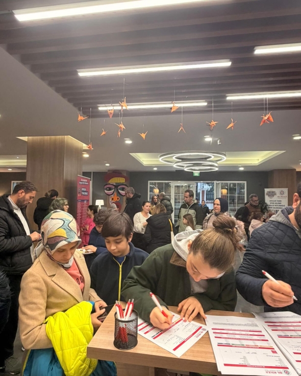 Bursluluk sınavımızın ilk gününü başarıyla tamamladık! Bugün okulumuza gelen öğrencilerimiz, bilgi birikimlerini ortaya koyarken aynı zamanda sınav heyecanını ve başarma isteğini birlikte yaşadı. Sınav süreci boyunca öğrencilerimizin motivasyonunu destekleyen öğretmenlerimize ve organizasyonda emeği geçen tüm ekip arkadaşlarımıza teşekkür ederiz. Bu günde çocuklarının yanında olan, sürece güvenle eşlik eden değerli velilerimize de ayrıca teşekkür ediyoruz. #BurslulukSınavı #BilKoleji #EğitimdeGelecek #BaşarıyaAdım #SınavHeyecanı #Eğitim #ÖğrenciOdaklı #GeleceğiBirlikteİnşaEdiyoruz #OkulHayatı #BilKolejiBeylikdüzü görseli 11