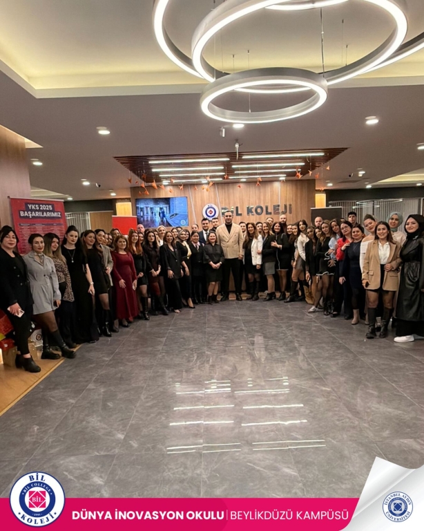 Bugün sadece bir karne değil; uykusuz geceler, verilen emekler, sabır, kahkahalar ve anılar dağıtıldı Bir dönemi daha geride bıraktık, bazen zorlandık bazen güldük ama vazgeçmedik Şimdi gurur zamanı, şimdi başardık deme zamanı! Herkese emeklerinin karşılığını aldığı bir karne günü olsun #KarneGünü #BirDönemBitti #EmekKazandı #OkulAnıları #Heyecan #Gurur #Gençlik görseli 36