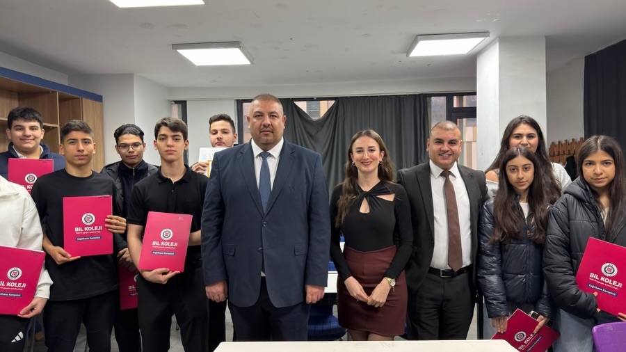 Bilginin, emeğin ve özverinin ortak adı… Öğrencilerimizin hayatına dokunan, geleceği şekillendiren güçlü öğretmen kadromuz ile aynı vizyonu paylaşmanın gururunu yaşıyoruz. Birlikte düşünen, birlikte üreten ve birlikte büyüyen bu ekip; eğitimde fark yaratan anlayışımızın en değerli parçasıdır İyi ki varsınız, iyi ki bu yolculuktayız #GüçlüKadro #EğitimdeKalite #Öğretmenlerimiz #BilKoleji #birliktebuyuyoruz görseli 7