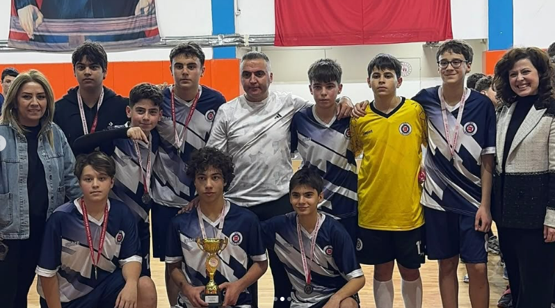 Ortaokul Öğrencilerimiz Sakarya Futsal Yıldız Erkekler İl İkincisi görseli 2