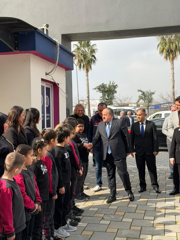 Seyhan Kaymakamı Sayın Ekrem İnci, okulumuzda düzenlenen Çanakkale Savaş Objeleri ve Fotoğraf Sergisini ziyaret etti. görseli 14